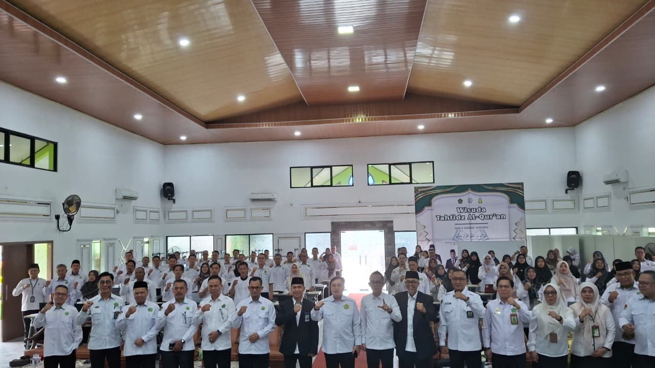 Wujudkan Madrasah Mendunia, Kepala MAN 1 Lampung Selatan Ikuti Bedah CP Berbasis Kurikulum Cinta