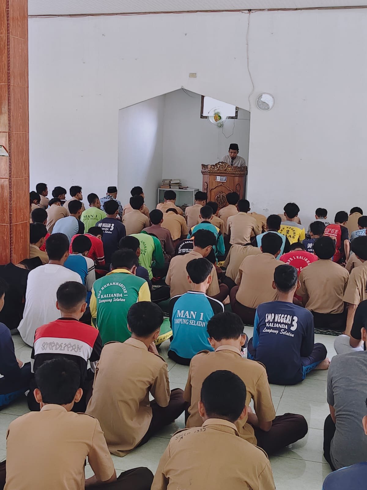 Latih Mental Dakwah Siswa, Masjid Baitussalam MAN 1 Lamsel Hadirkan Khatib Remaja